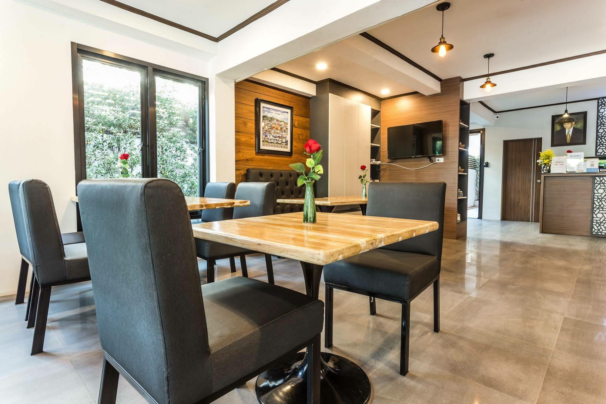 The Wing Lanna Hotel Chiang Mai Bagian luar foto